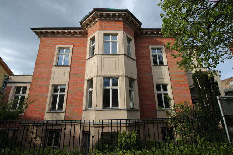 Statik und Tragwerksplanung für Einfamilienhäuser Wohnhäuser und Geschäftsbauten Berlin Structura Ingenieure ihr kompetenter Tragwerksplaner / Statiker Holzbau, Stahlbetonbau, Stahlbau, Massivbau