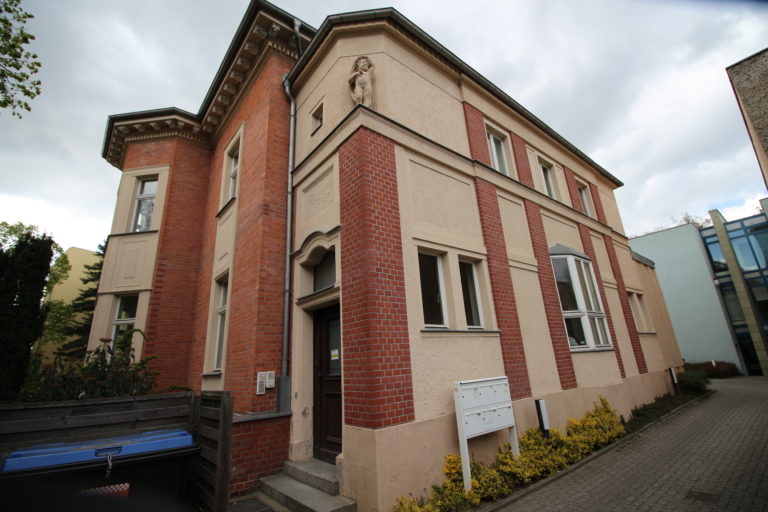 Statik und Tragwerksplanung für Einfamilienhäuser Wohnhäuser und Geschäftsbauten Berlin Structura Ingenieure ihr kompetenter Tragwerksplaner / Statiker Holzbau, Stahlbetonbau, Stahlbau, Massivbau